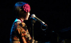 小林未郁：极富穿透力的高音直抵心间